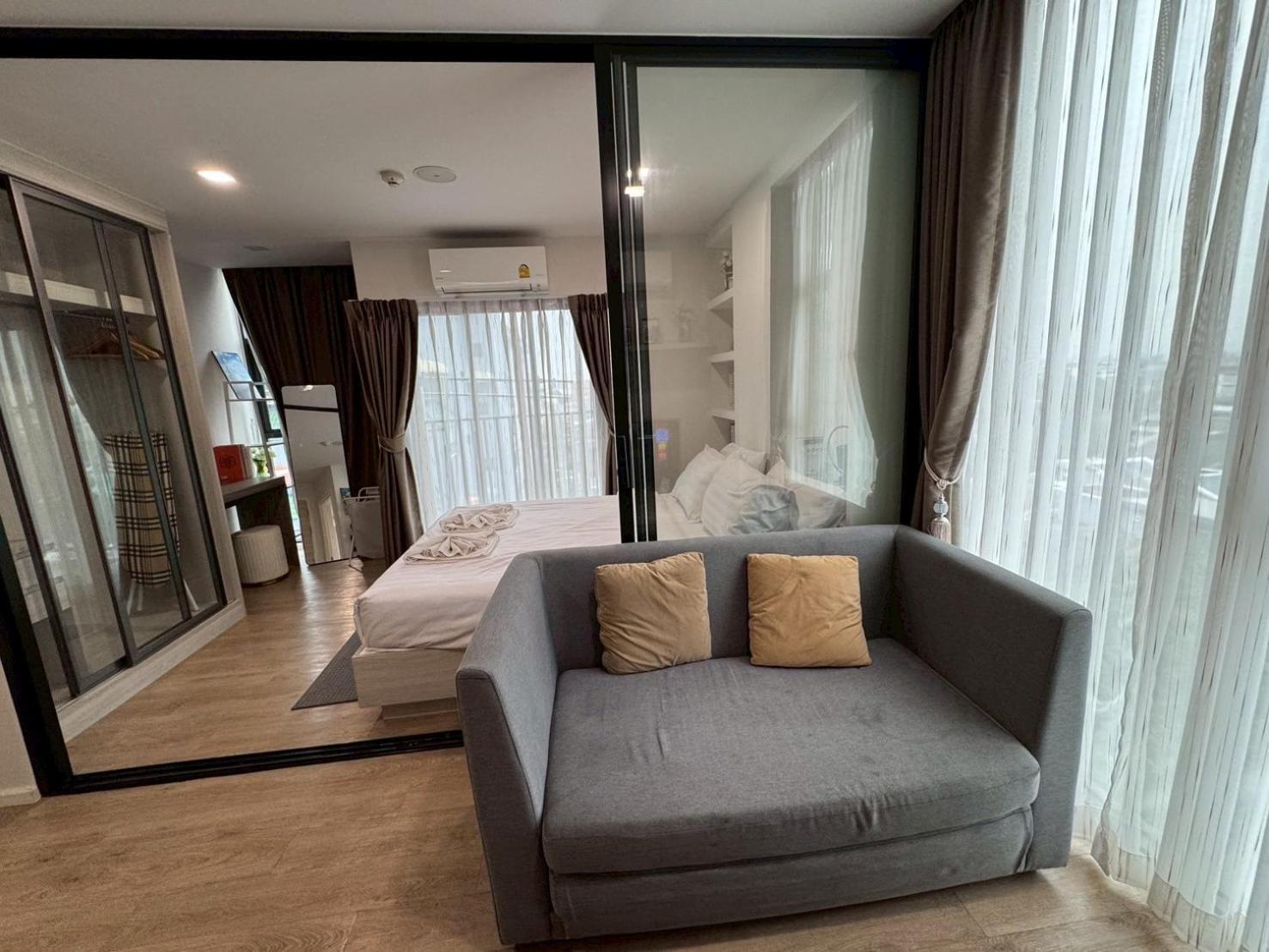 Ivory Ratchada-ladprao Huai Khwang Night Market Apartment Bangkok