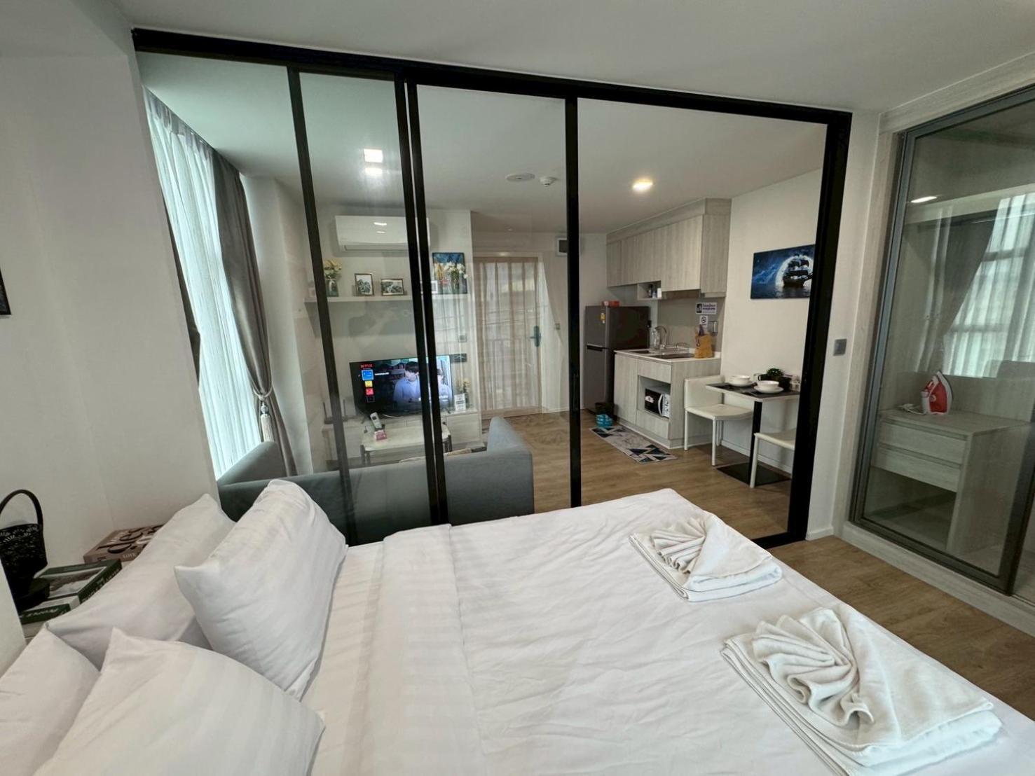 Ivory Ratchada-ladprao Huai Khwang Night Market Apartment